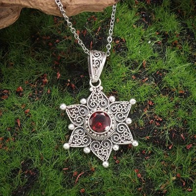 Jessindra Carmalyth Necklace | White Gold
