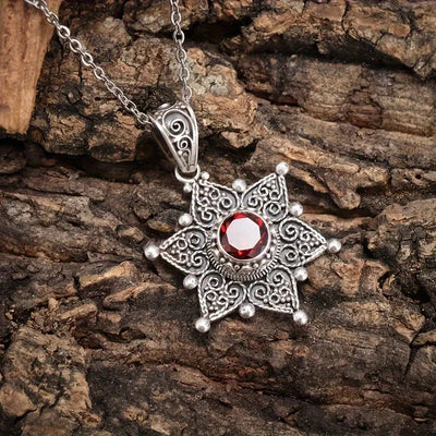 Jessindra Carmalyth Necklace | White Gold